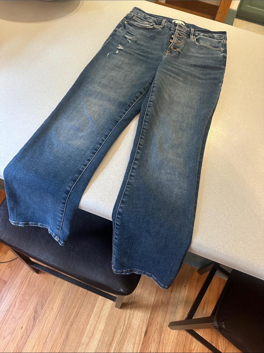 Good American Straight Leg Jeans in Medium Blue Wash